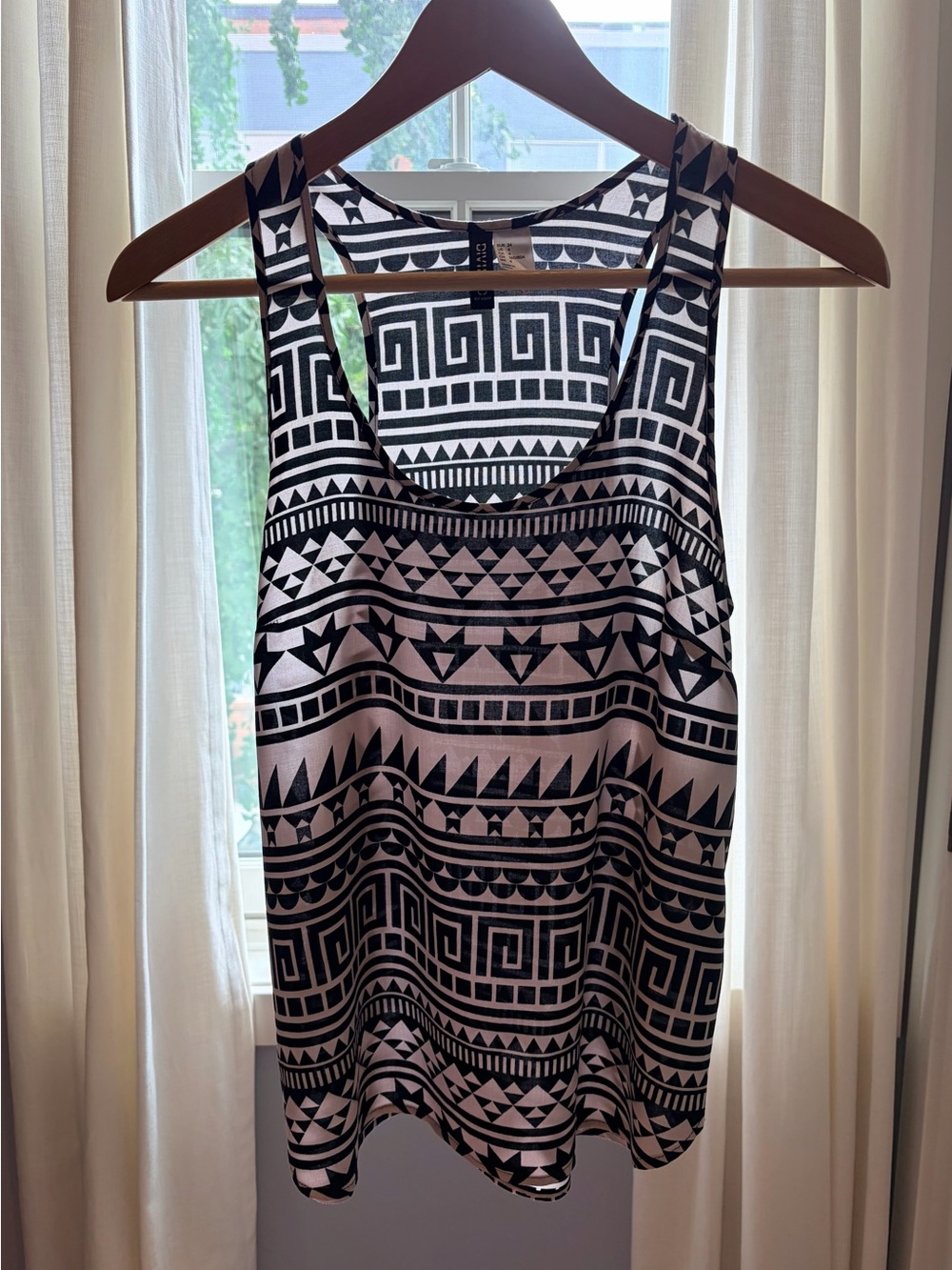Western Graphic Racerback Scoop Neck Tank Top Black and White Size 4/XS